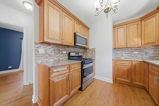 1433 S 21st Avenue, Maywood, IL 60153