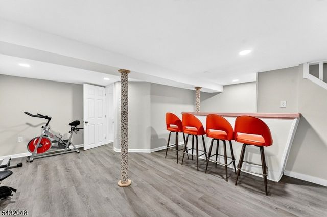 21 5Th Ave, Linden City, NJ 07036