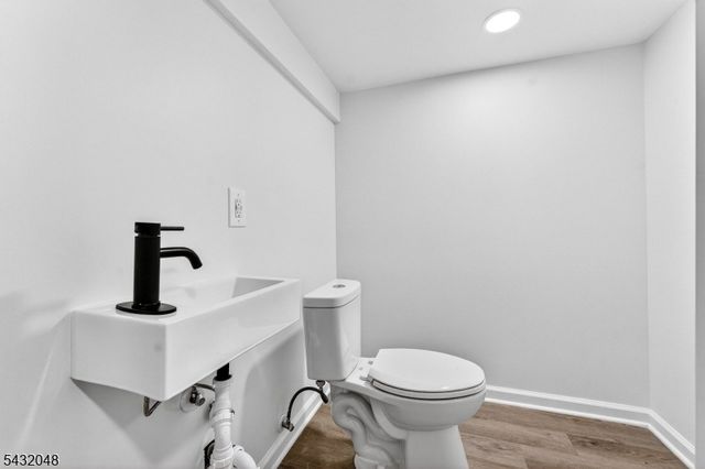 21 5Th Ave, Linden City, NJ 07036