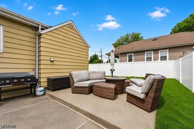 21 5Th Ave, Linden City, NJ 07036