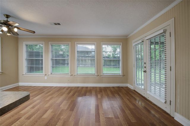 13215 Lake Breeze Lane, Willis, TX 77318