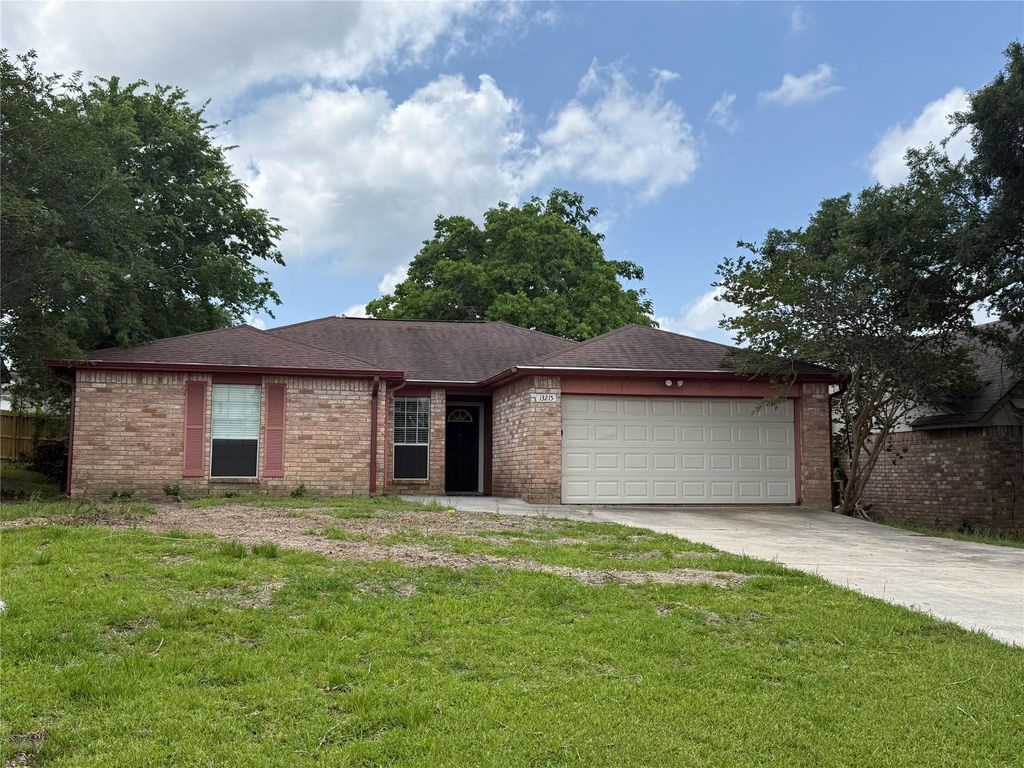 13215 Lake Breeze Lane, Willis, TX 77318
