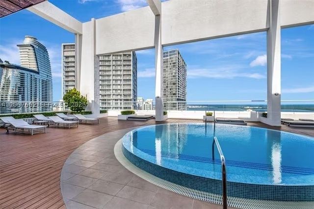 500 Brickell Ave 2706, Miami, FL 33131