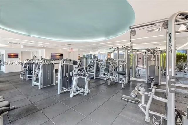 500 Brickell Ave 2706, Miami, FL 33131