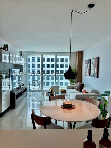 500 Brickell Ave 2706, Miami, FL 33131