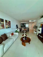 500 Brickell Ave 2706, Miami, FL 33131