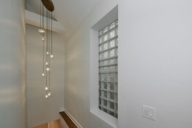 2044 W Race Avenue, Chicago, IL 60612