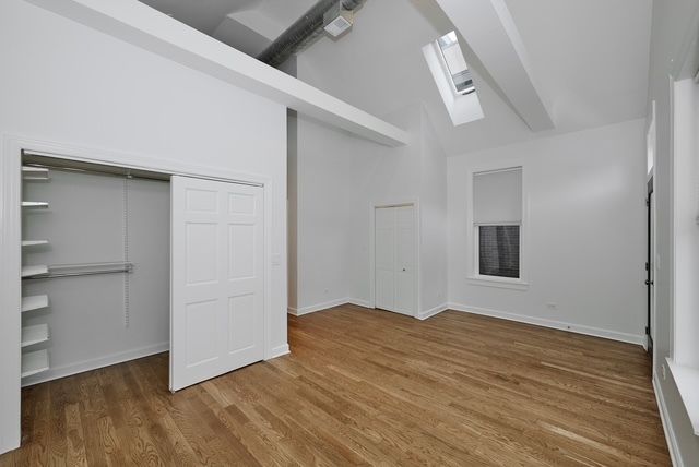 2044 W Race Avenue, Chicago, IL 60612