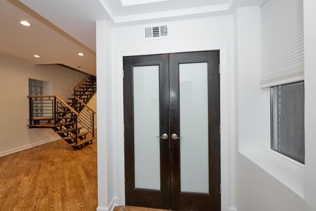 2044 W Race Avenue, Chicago, IL 60612