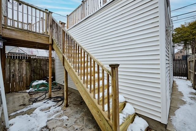 2044 W Race Avenue, Chicago, IL 60612