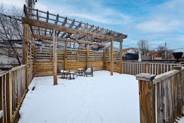 2044 W Race Avenue, Chicago, IL 60612