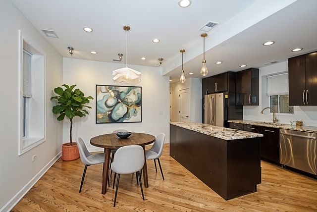 2044 W Race Avenue, Chicago, IL 60612