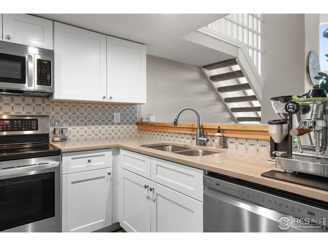 7436 Singing Hills Ct, Boulder, CO 80301