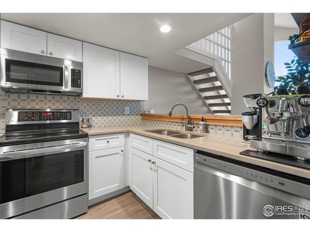 7436 Singing Hills Ct, Boulder, CO 80301