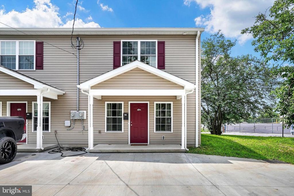 Image 2 of property listing at 2420 & 2422 LEHMAN ST, Lebanon, PA 17046