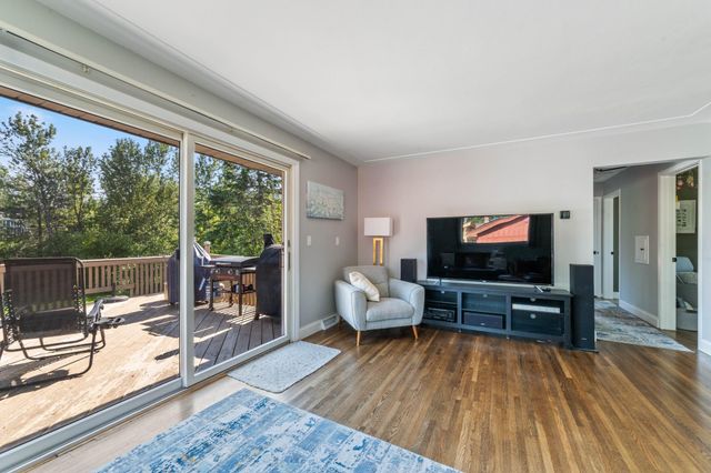 588 W Winona Street, Duluth, MN 55803