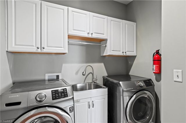 2023 Waterford Village Drive, Clemmons, NC 27012