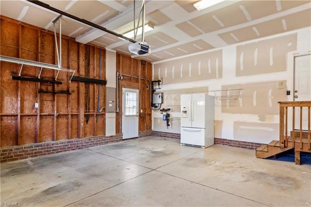 2023 Waterford Village Drive, Clemmons, NC 27012