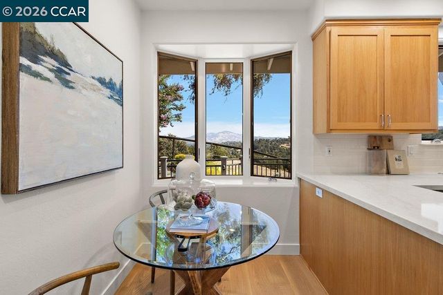 809 Mountain View Dr, Lafayette, CA 94549