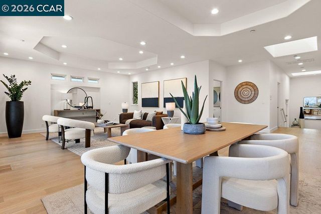 809 Mountain View Dr, Lafayette, CA 94549
