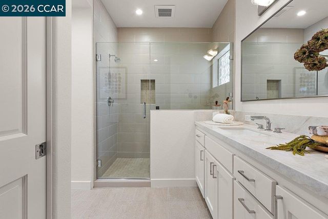 809 Mountain View Dr, Lafayette, CA 94549