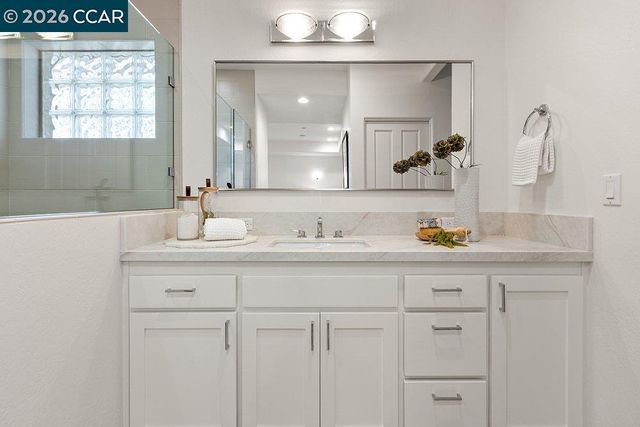 809 Mountain View Dr, Lafayette, CA 94549