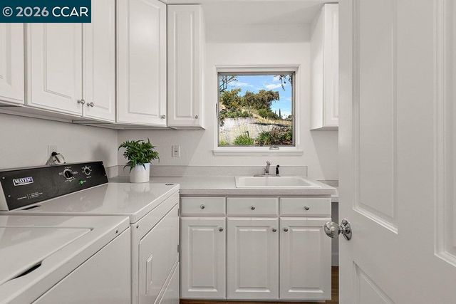 809 Mountain View Dr, Lafayette, CA 94549