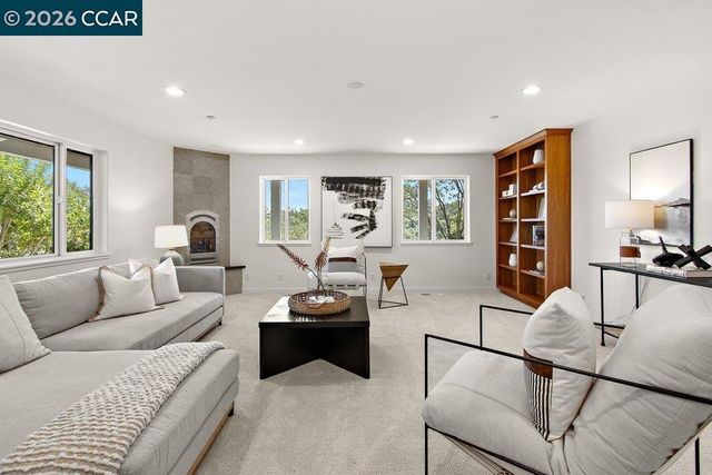 809 Mountain View Dr, Lafayette, CA 94549