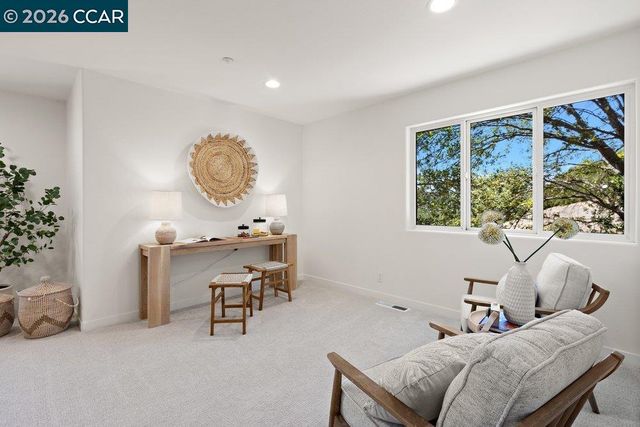 809 Mountain View Dr, Lafayette, CA 94549