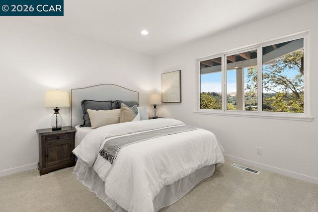 809 Mountain View Dr, Lafayette, CA 94549
