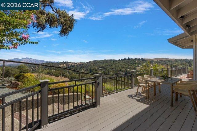 809 Mountain View Dr, Lafayette, CA 94549