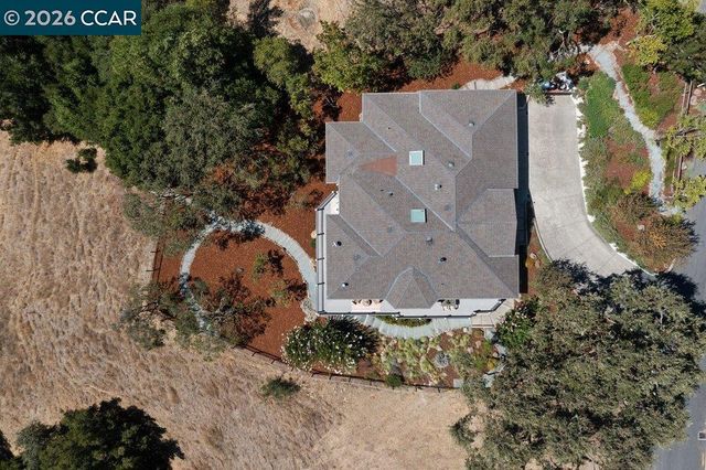 809 Mountain View Dr, Lafayette, CA 94549