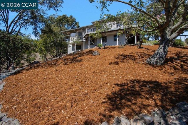 809 Mountain View Dr, Lafayette, CA 94549