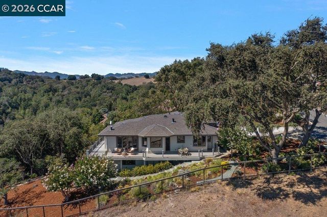 809 Mountain View Dr, Lafayette, CA 94549