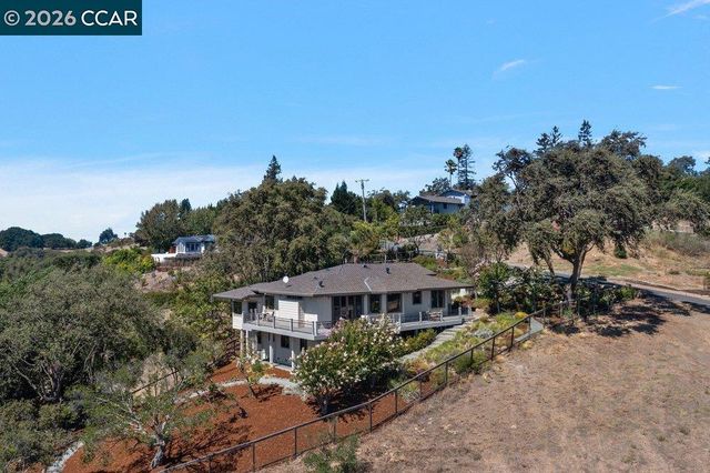 809 Mountain View Dr, Lafayette, CA 94549