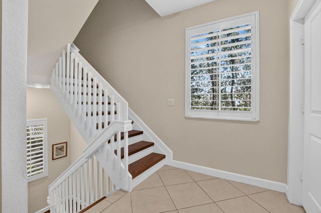 27 NW Hawthorne Place, Boca Raton, FL 33432