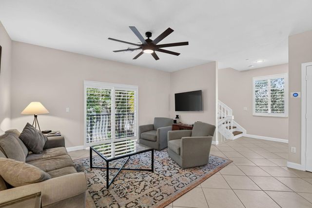 27 NW Hawthorne Place, Boca Raton, FL 33432