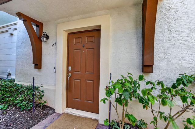 27 NW Hawthorne Place, Boca Raton, FL 33432
