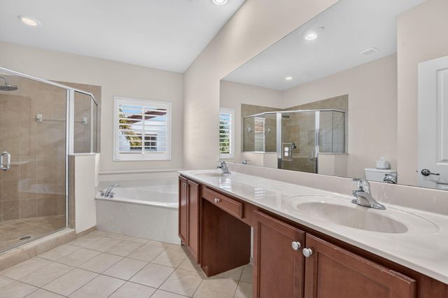 27 NW Hawthorne Place, Boca Raton, FL 33432