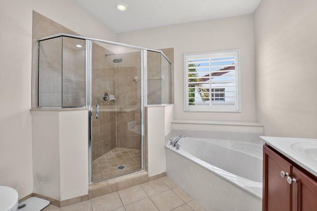 27 NW Hawthorne Place, Boca Raton, FL 33432