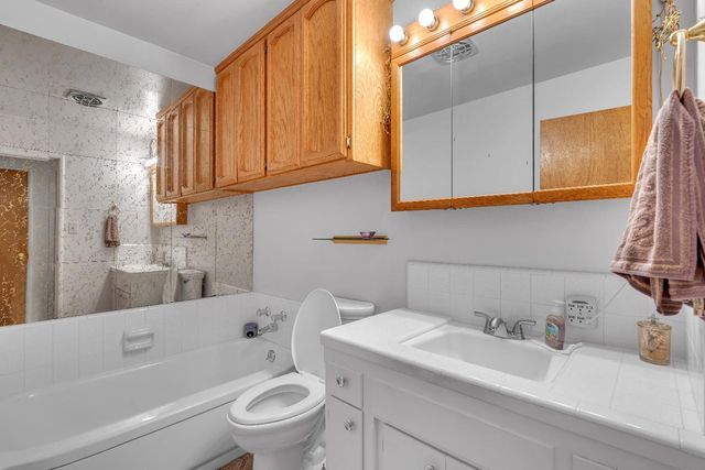 5036 E Sooner Drive, Fresno, CA 93727