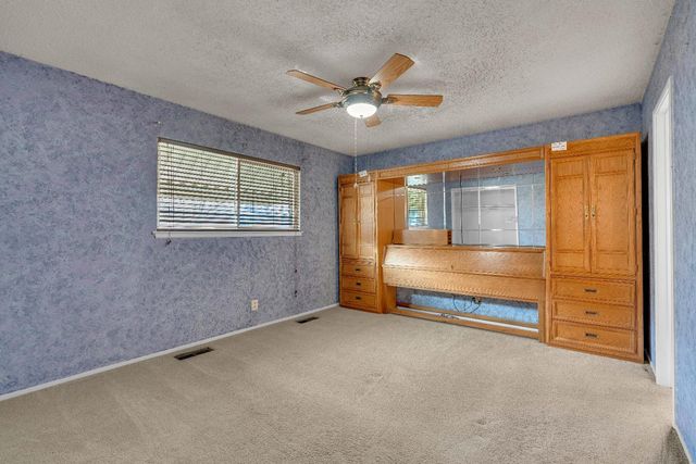 5036 E Sooner Drive, Fresno, CA 93727