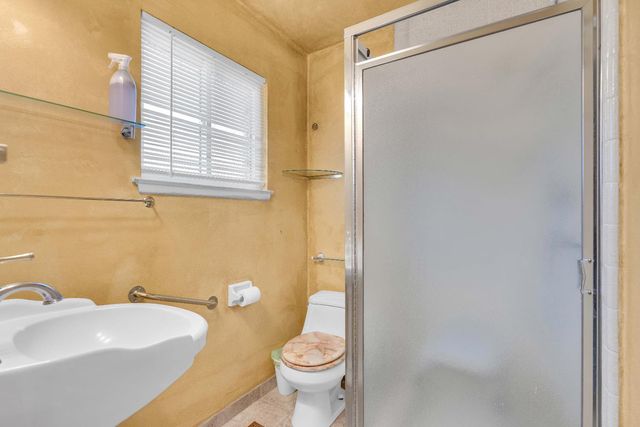 5036 E Sooner Drive, Fresno, CA 93727