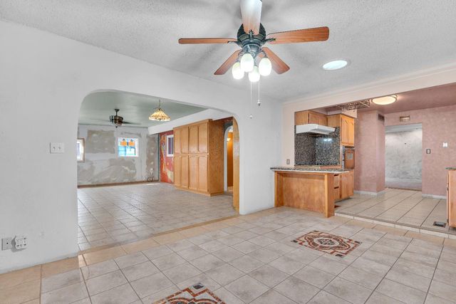 5036 E Sooner Drive, Fresno, CA 93727