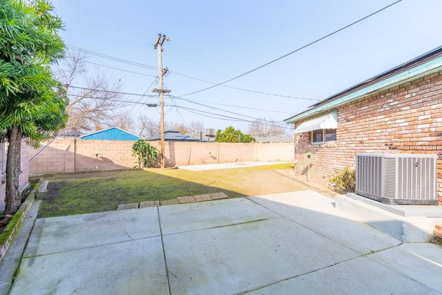 5036 E Sooner Drive, Fresno, CA 93727