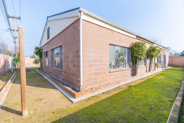 5036 E Sooner Drive, Fresno, CA 93727