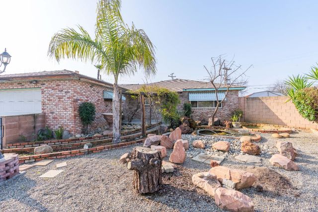 5036 E Sooner Drive, Fresno, CA 93727