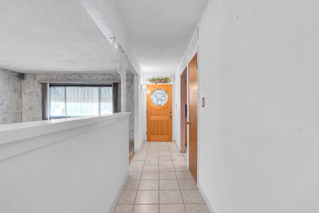 5036 E Sooner Drive, Fresno, CA 93727