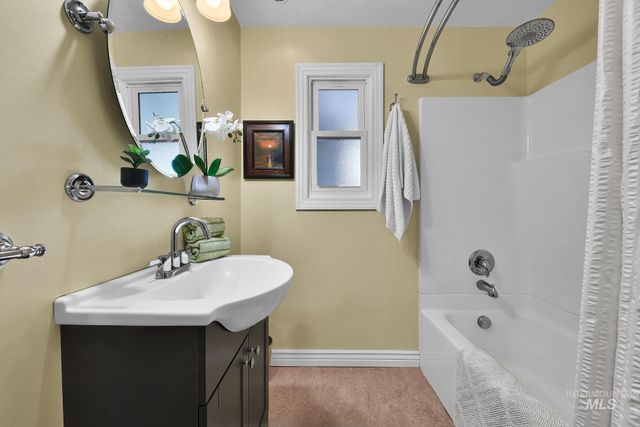 1904 Blaine St, Caldwell, ID 83605