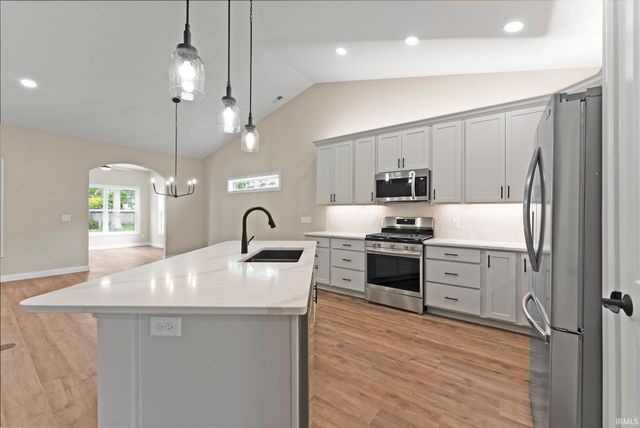 8267 Caverango Boulevard, Fort Wayne, IN 46815